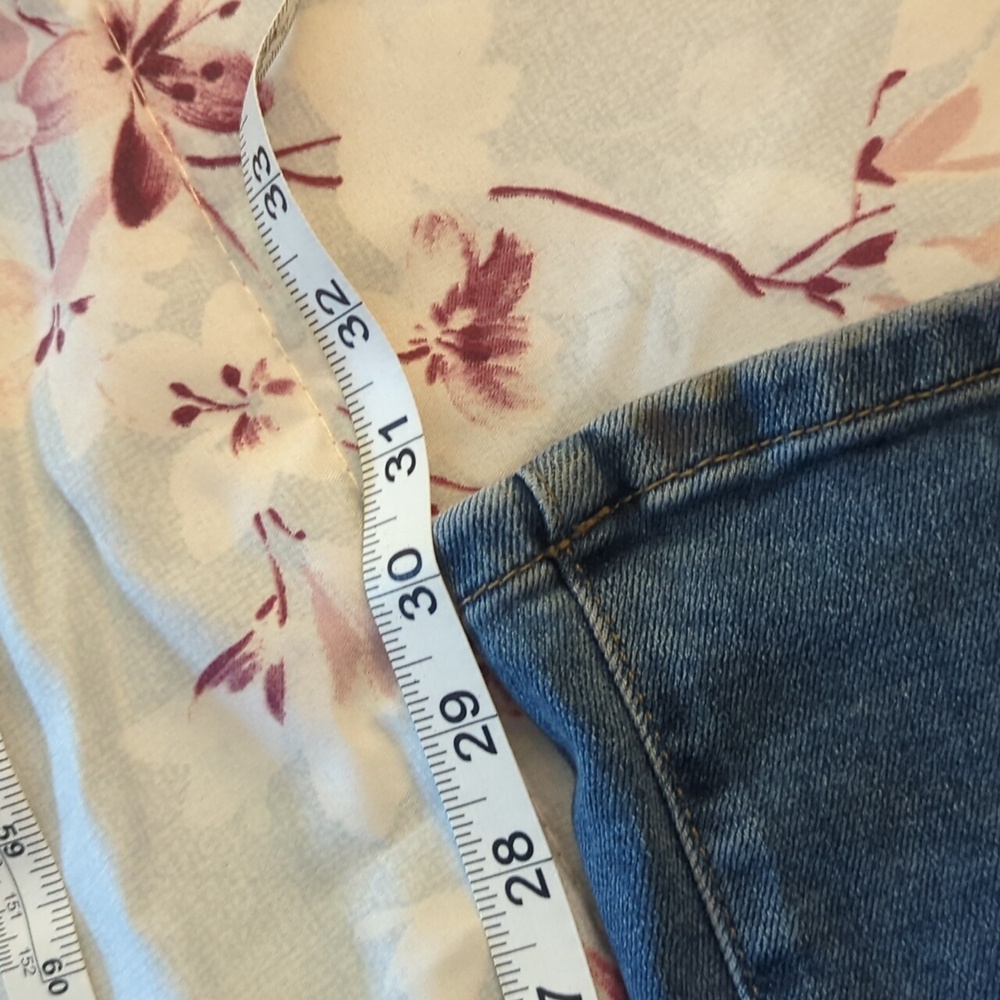 EUC Lauren Conrad Jeans size 14 curvy flare - Picture 4 of 9